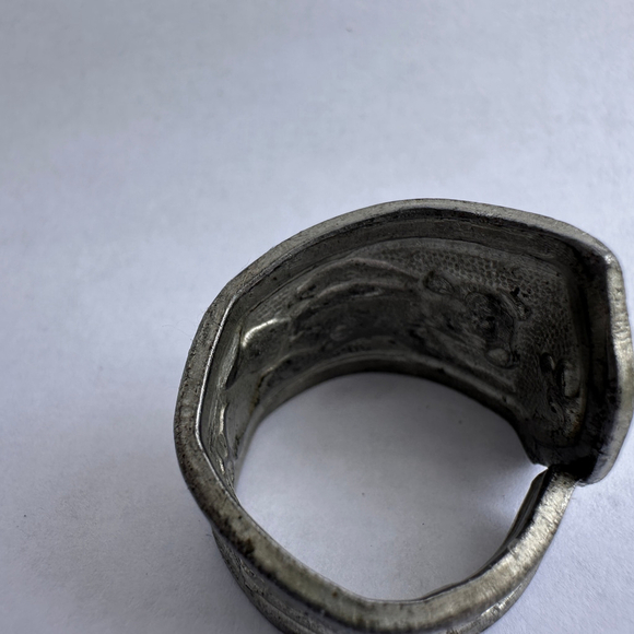 Upcycled Antique 1907 Teddy Bear Alphabet Vintage Spoon Ring‎ 6.5 - Picture 4 of 7